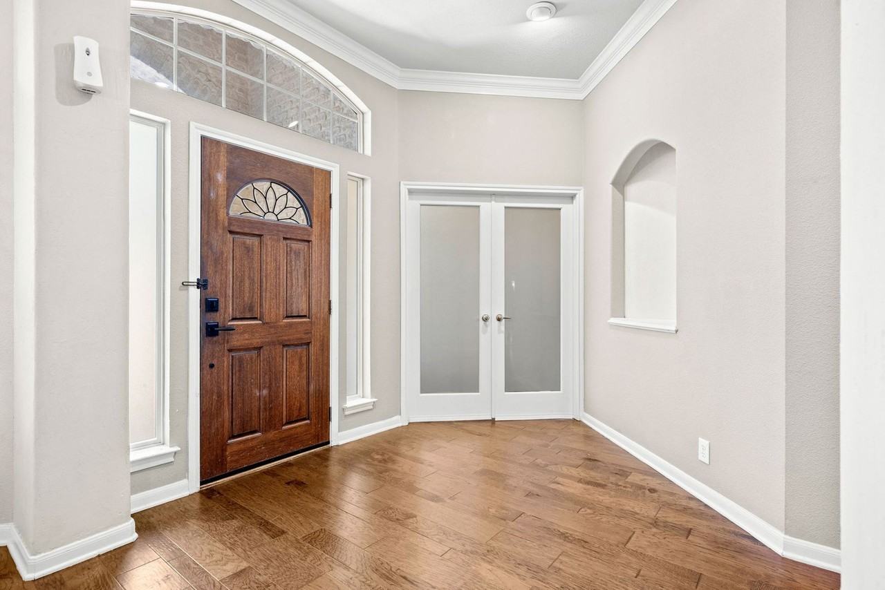 1702 Sandringham - Photo 3 of 28