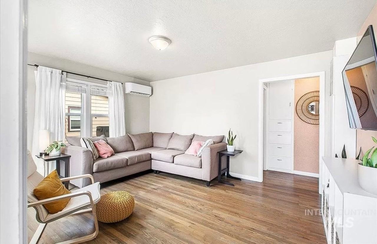 1410 S Newell St - Photo 5 of 10