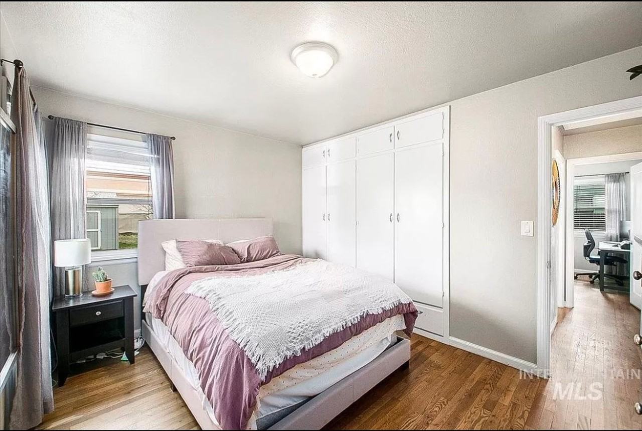 1410 S Newell St - Photo 6 of 10