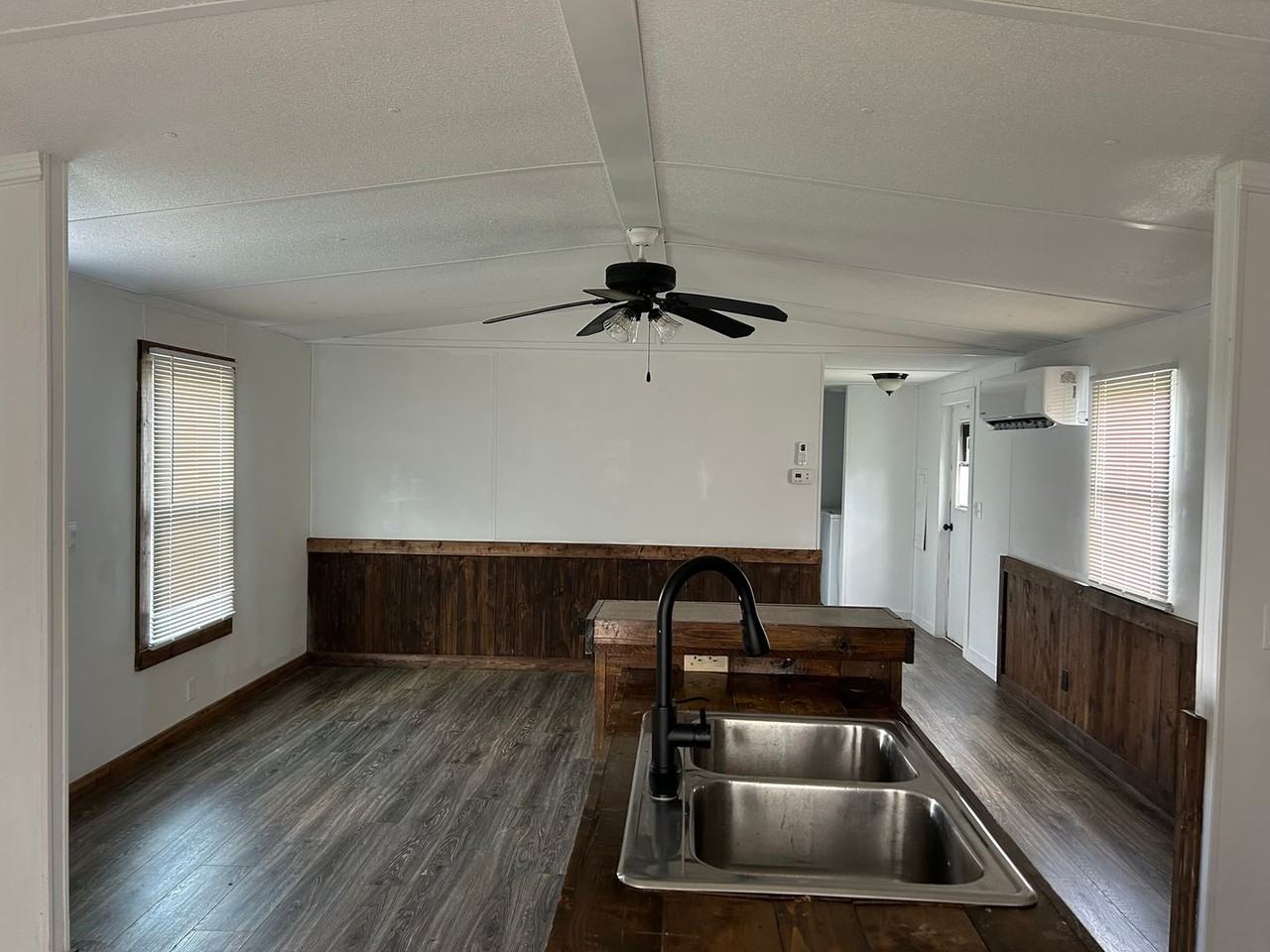 8972 8972 Morgantown Rd - Photo 4 of 12