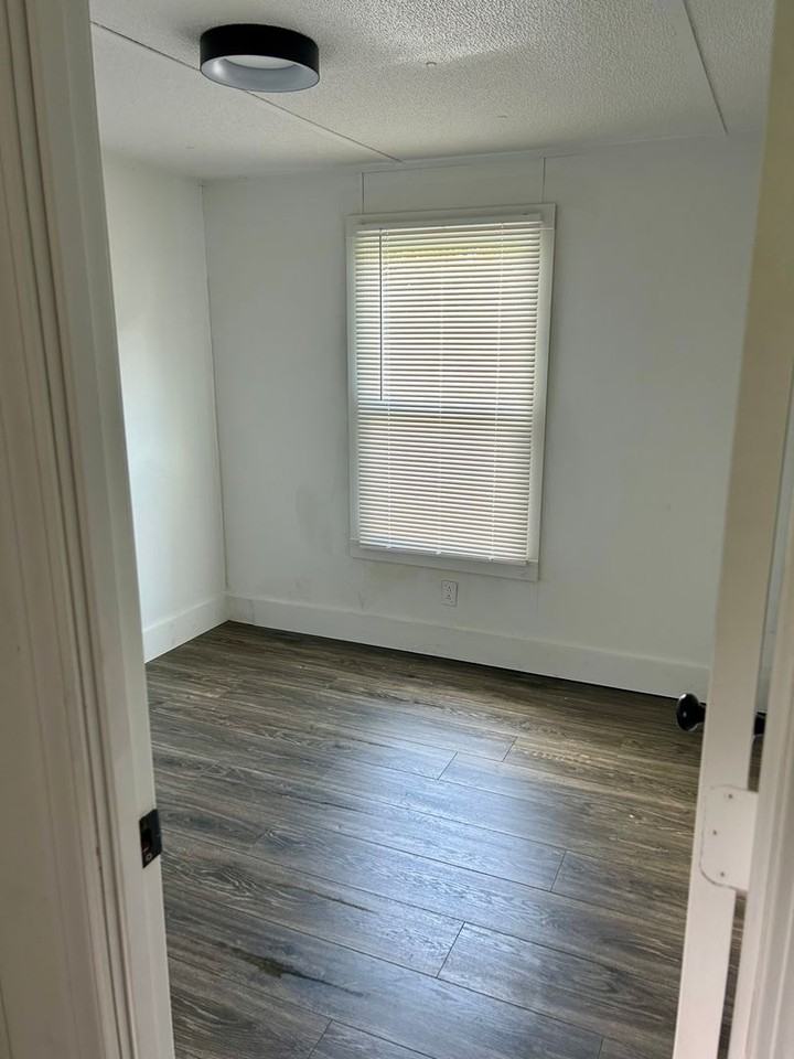 8972 8972 Morgantown Rd - Photo 6 of 12