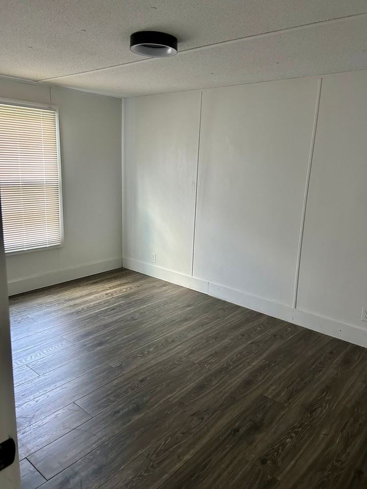 8972 8972 Morgantown Rd - Photo 7 of 12