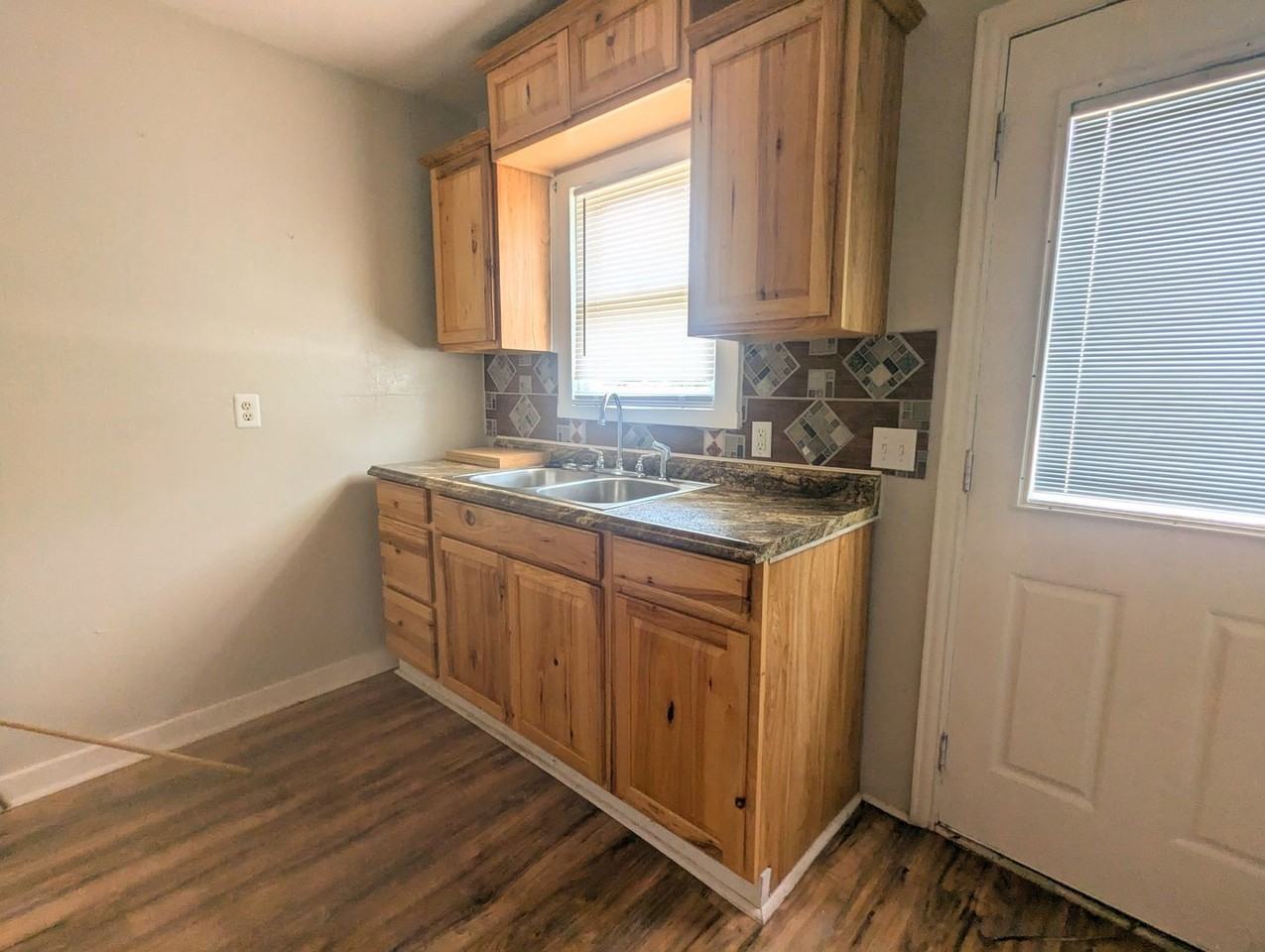 3801 Hazel St - Photo 3 of 6