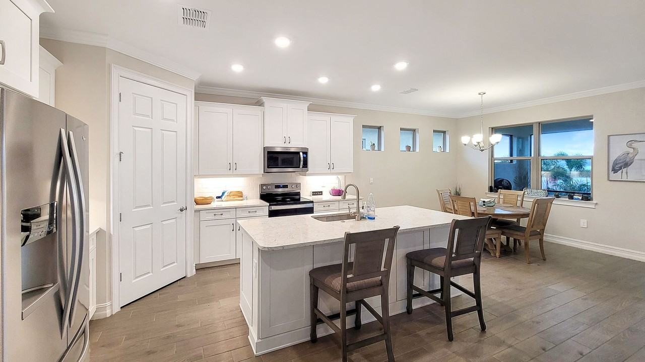 536 Ravello Blvd - Photo 3 of 19