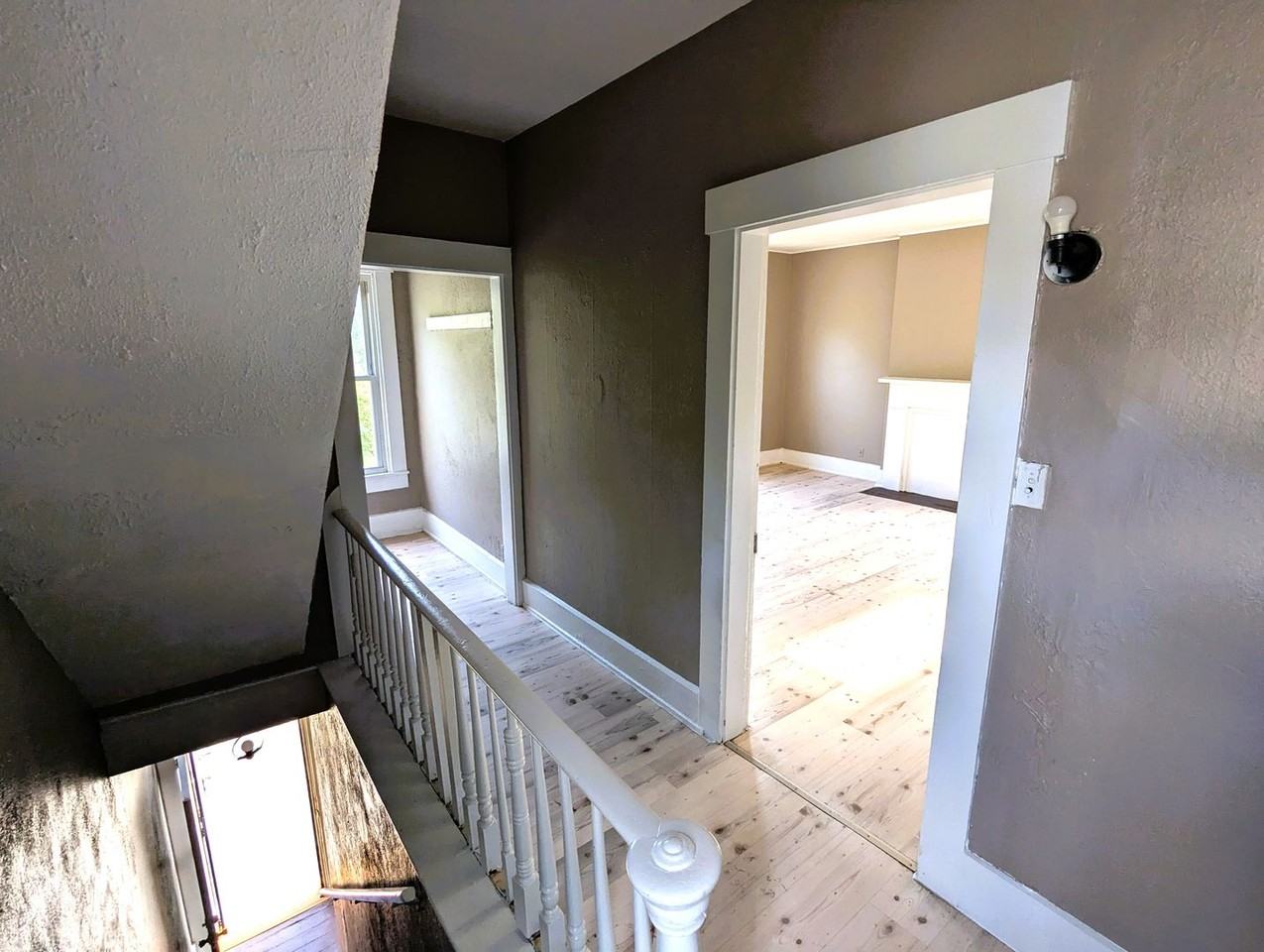 1215 Laidlaw Ave. - Photo 3 of 17