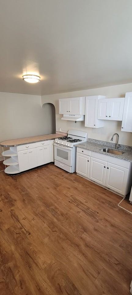 422 E. Roosevelt Blvd. - Photo 3 of 9