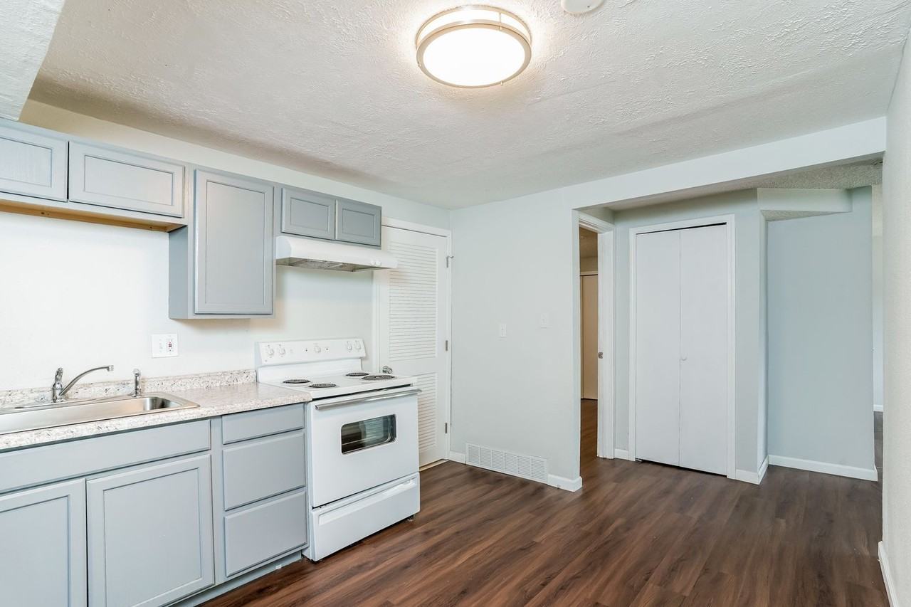 1016 Magnolia Street - Photo 2 of 9