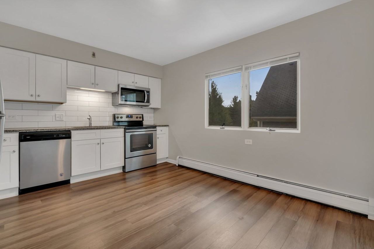 34-42 Waiola Apartments - Photo 6 of 14