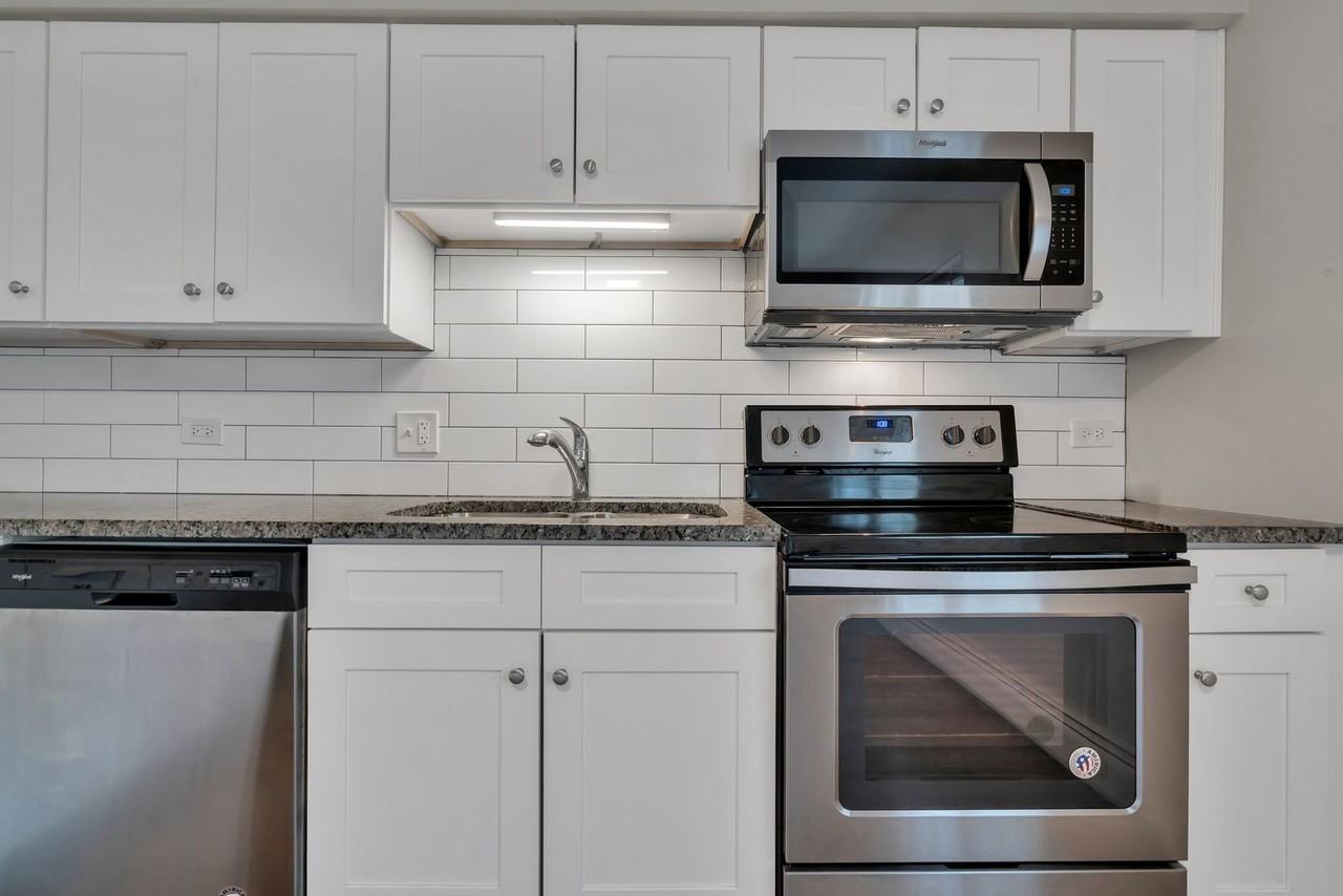 34-42 Waiola Apartments - Photo 7 of 14