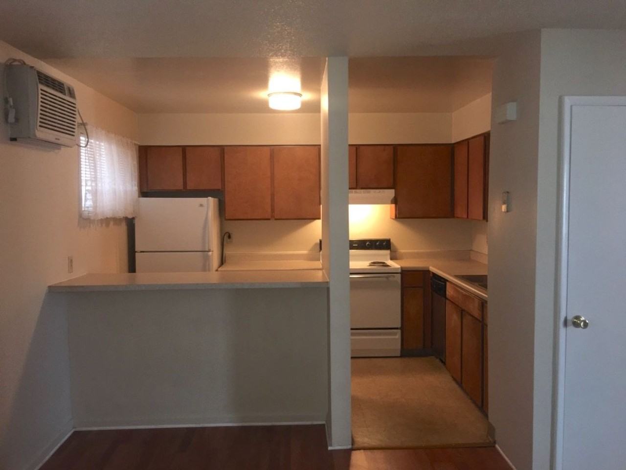 Car1395 - Photo 2 of 11