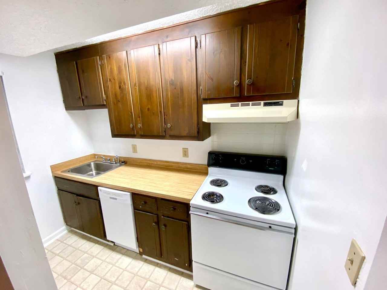 CEDAR LAKE 6674 - Photo 3 of 7