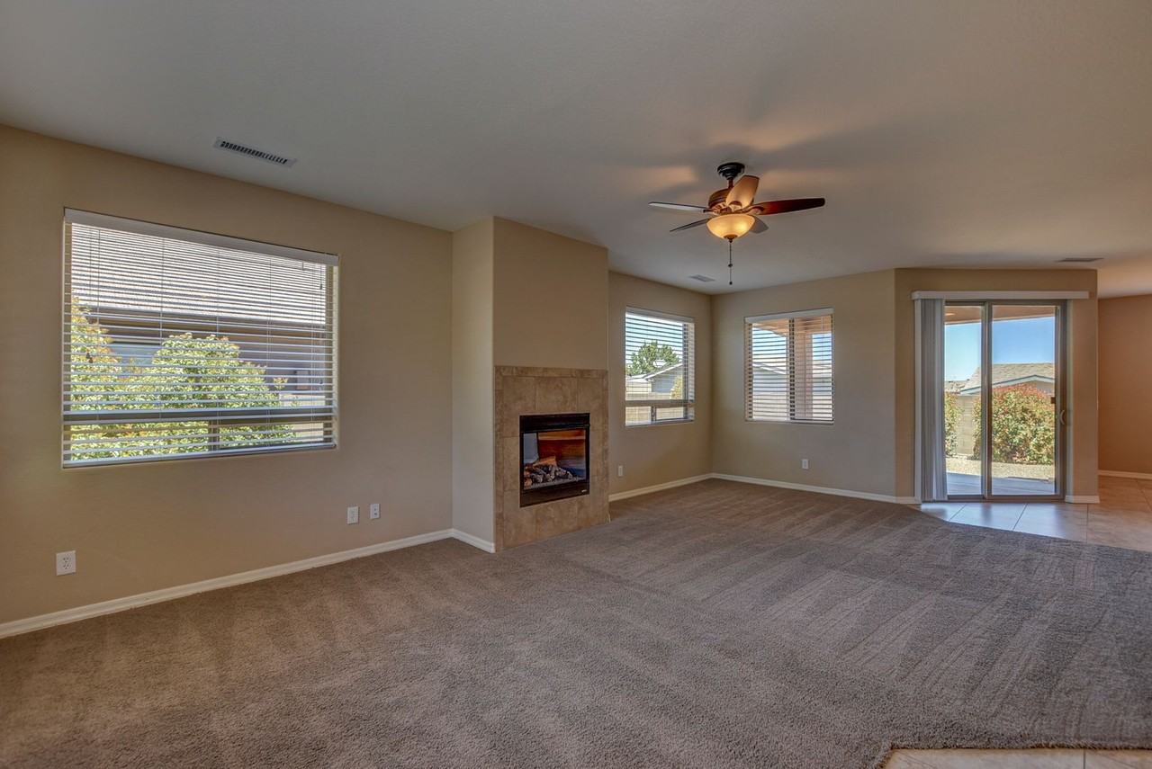 1712 Claire St - Photo 5 of 34