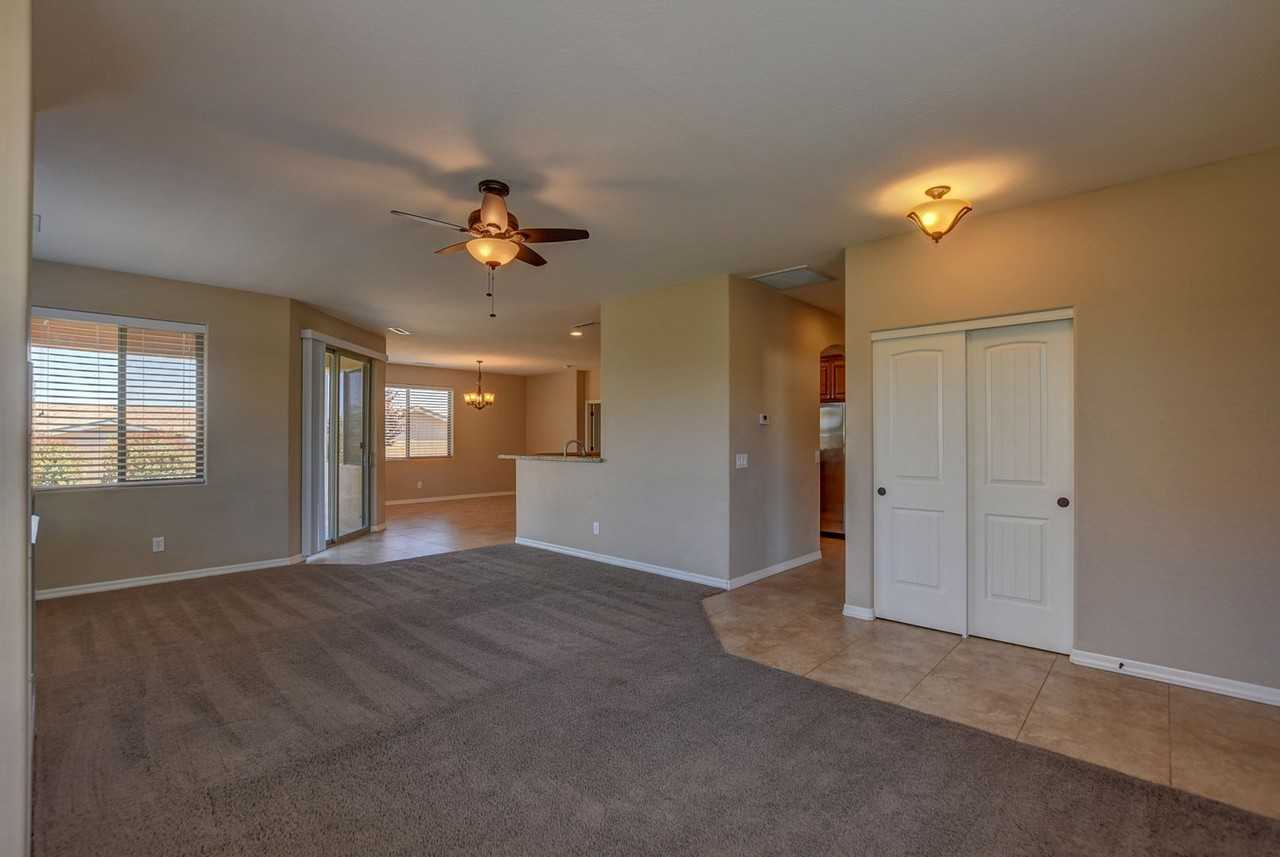 1712 Claire St - Photo 6 of 34