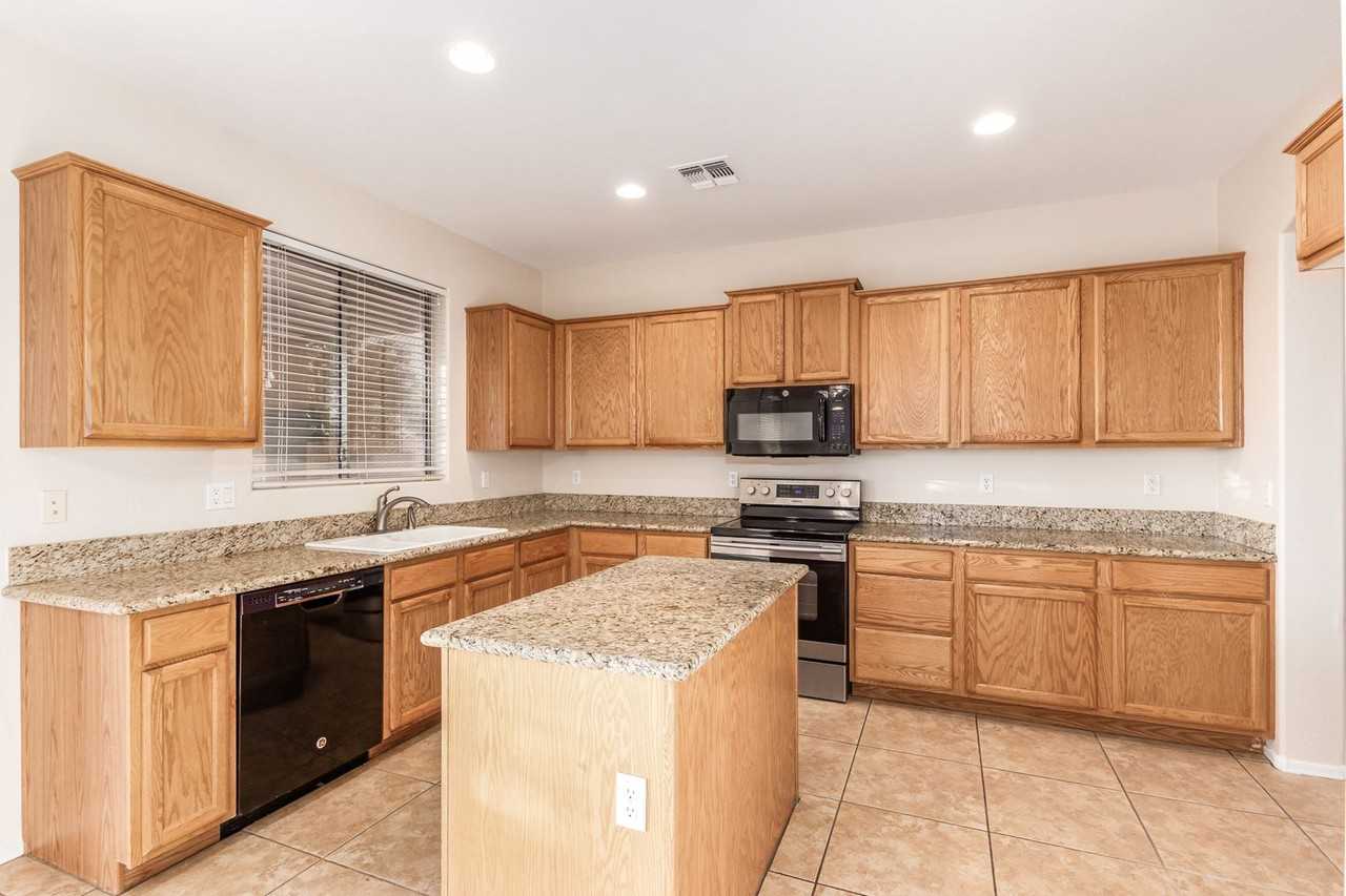 6820 S Birdie Way - Photo 3 of 41