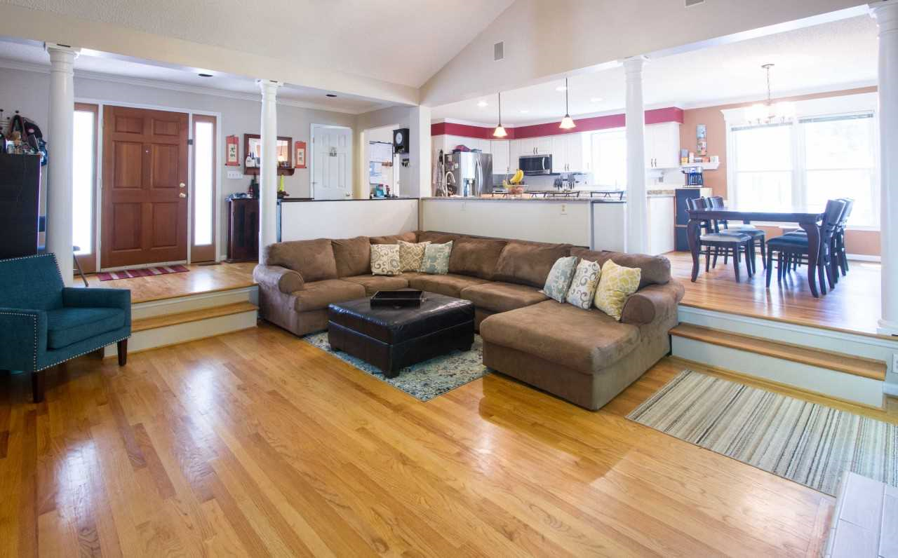 2617 Baytree Dr - Photo 4 of 9