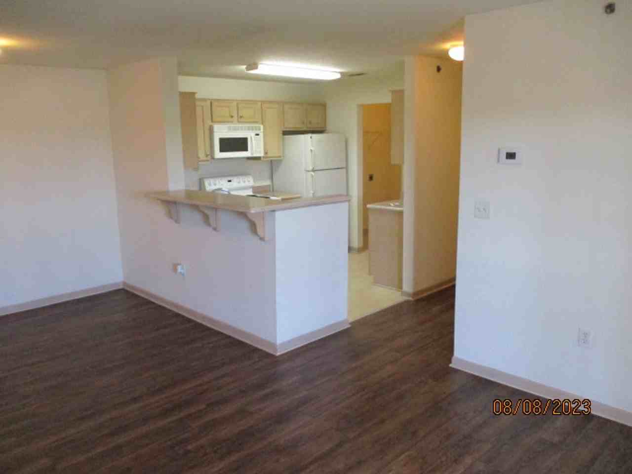 913 Westridge Dr #11 - Photo 3 of 27
