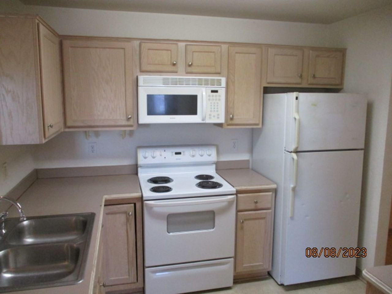 913 Westridge Dr #11 - Photo 5 of 27