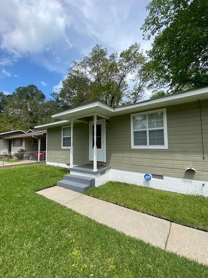 250 Winfield St - Photo 2 of 12