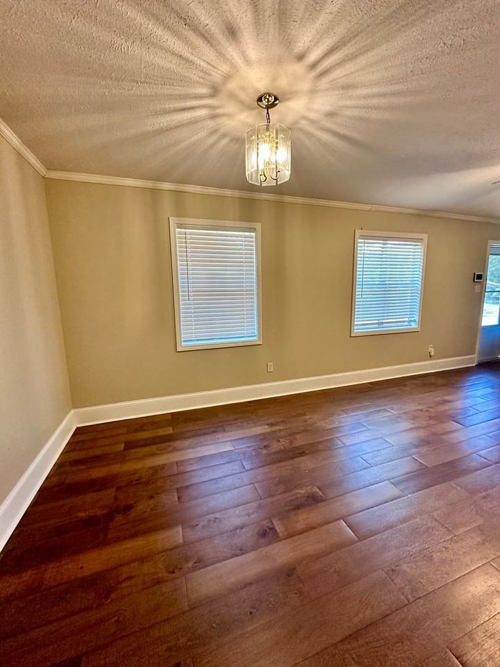 250 Winfield St - Photo 5 of 12