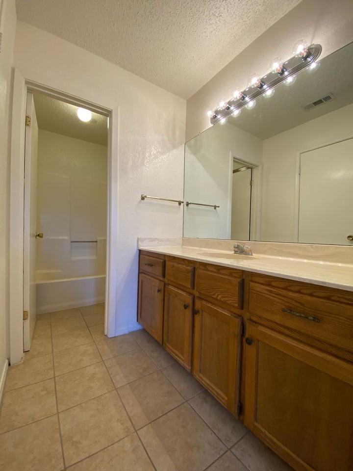 9221 Regal Dr - Photo 6 of 12