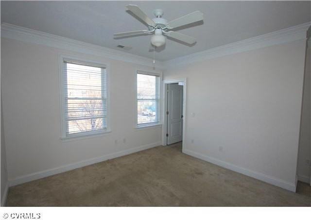 703 Holly St - Photo 4 of 17