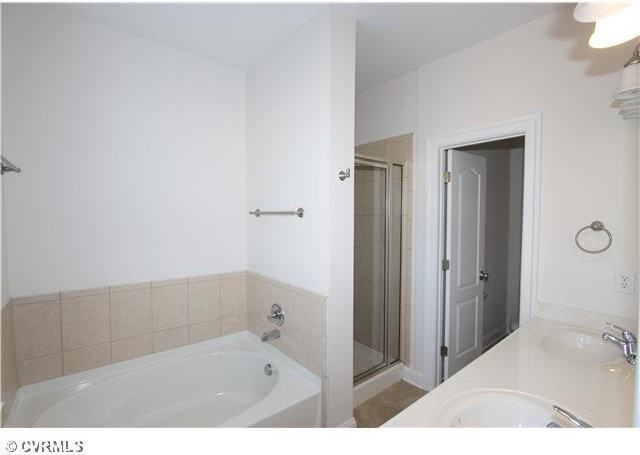 703 Holly St - Photo 5 of 17