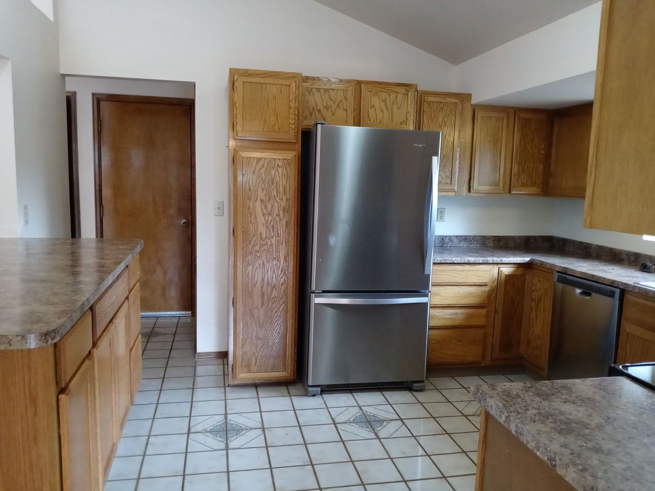 5292 Cracker Barrel Cir - Photo 2 of 38