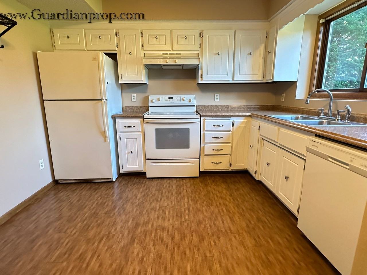 2141 County Road E W - Photo 2 of 18