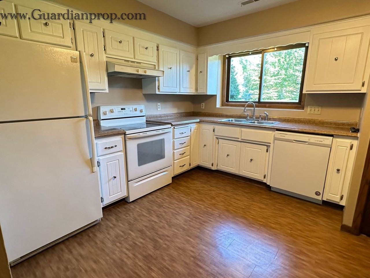 2141 County Road E W - Photo 3 of 18