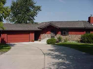 128 Fairway Dr - Photo 2 of 17