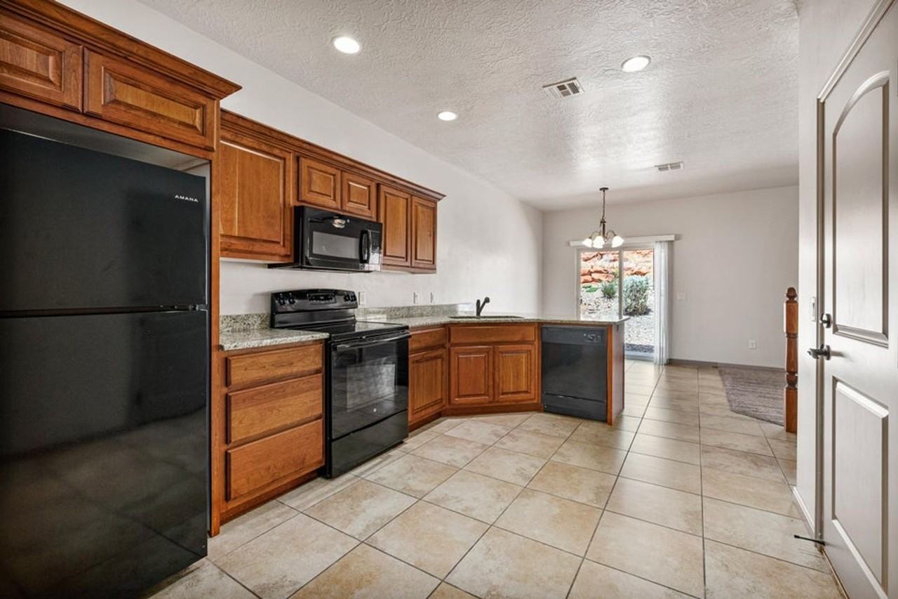 290 Buena Vista Blvd #13 - Photo 3 of 26