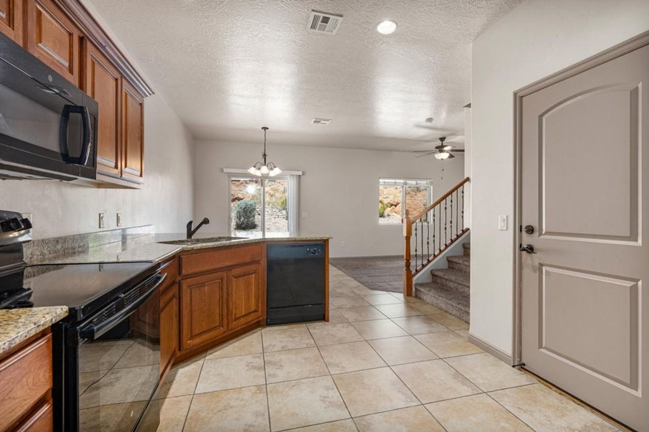 290 Buena Vista Blvd #13 - Photo 4 of 26