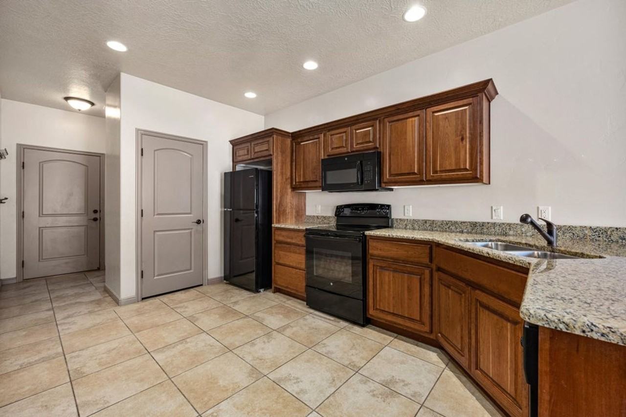 290 Buena Vista Blvd #13 - Photo 5 of 26