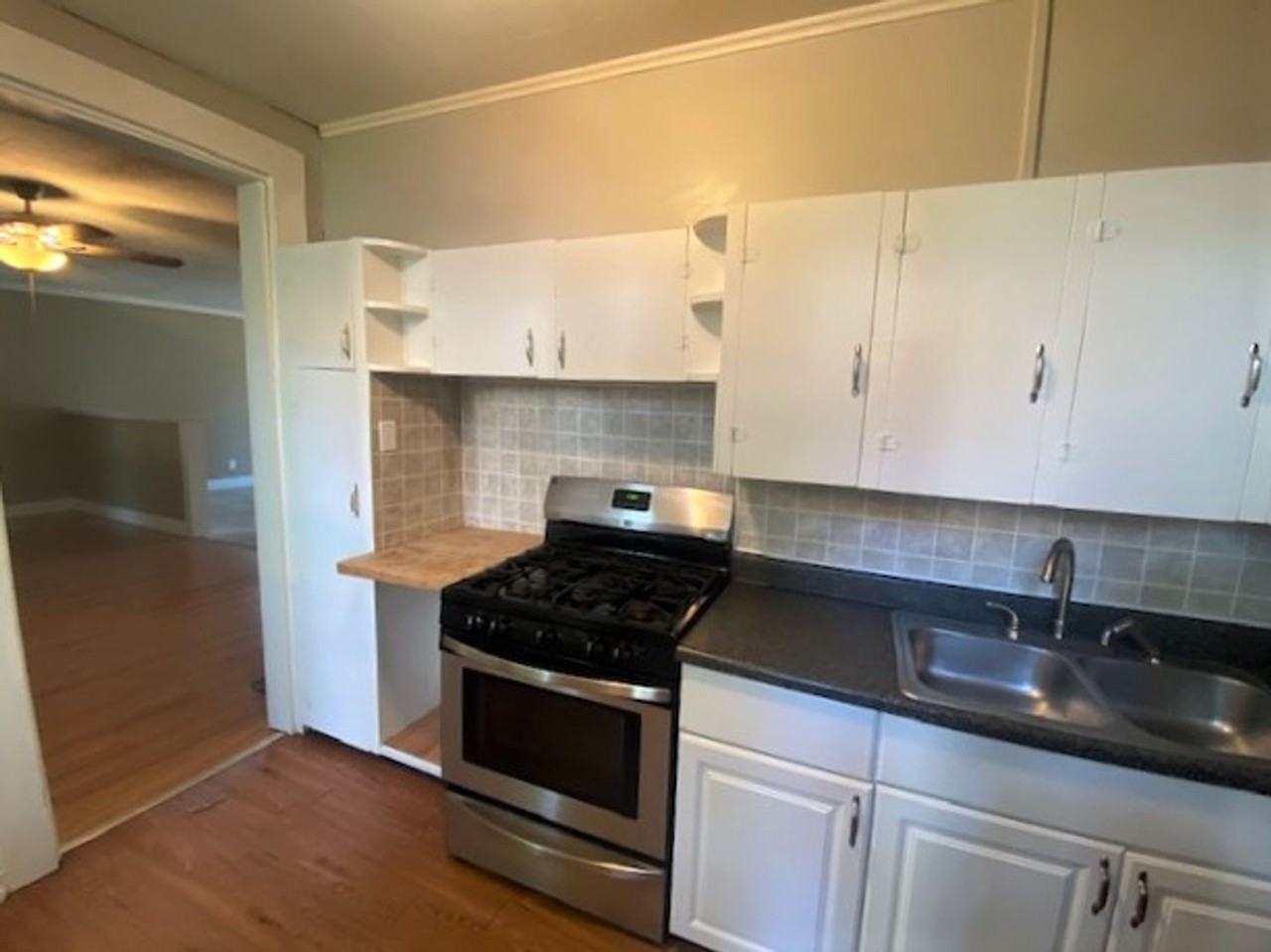 148 N Mechanic St - Photo 3 of 33