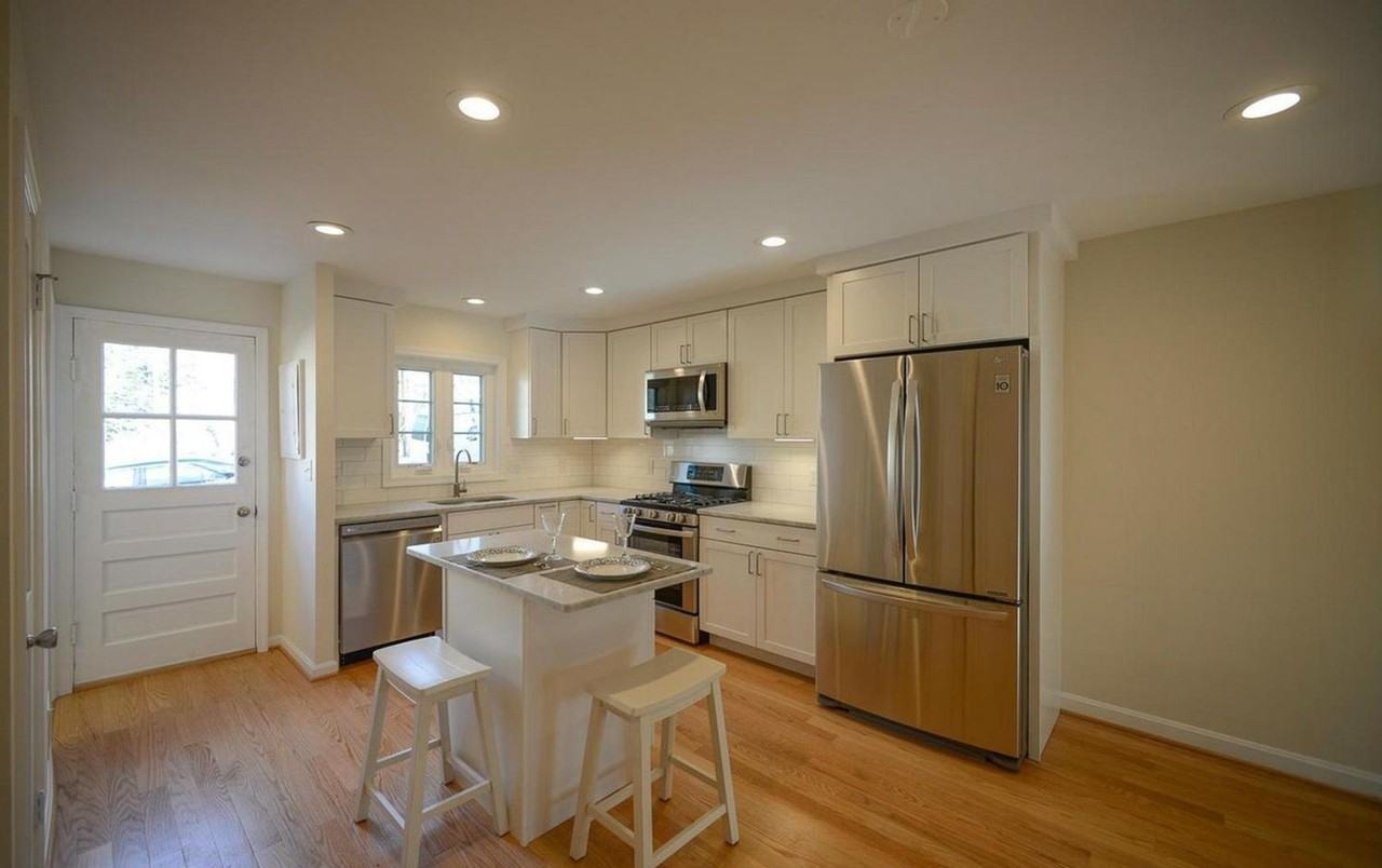 2503 Holman Ave - Photo 3 of 15