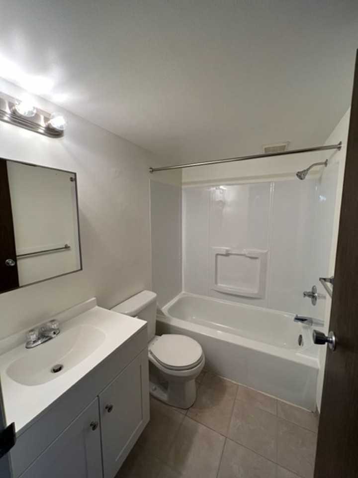 Maple Ridge Apartments - Photo 6 of 20