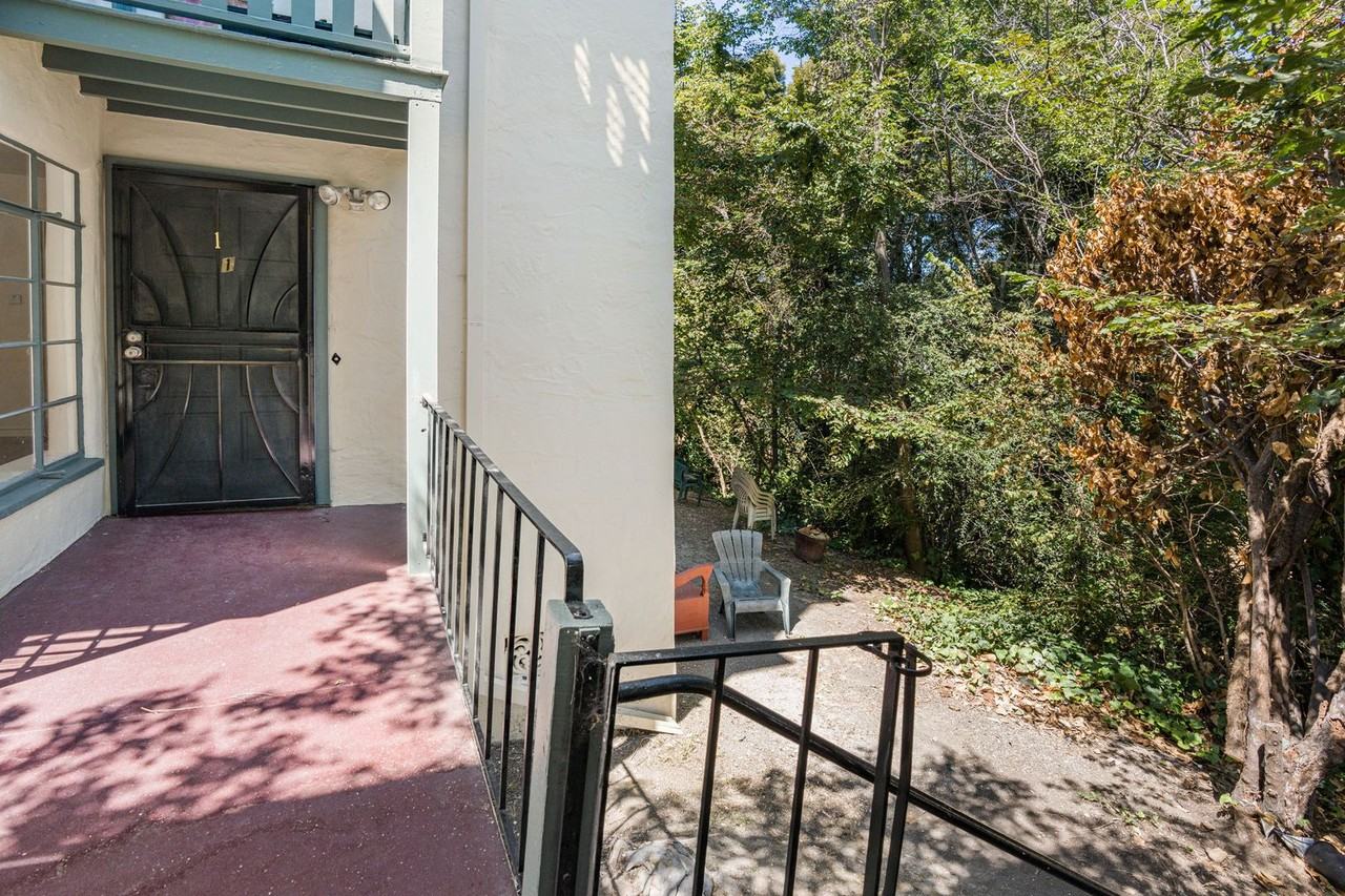 2247 Ivy Dr, Oakland, CA, 94606 - Photo 2 of 18