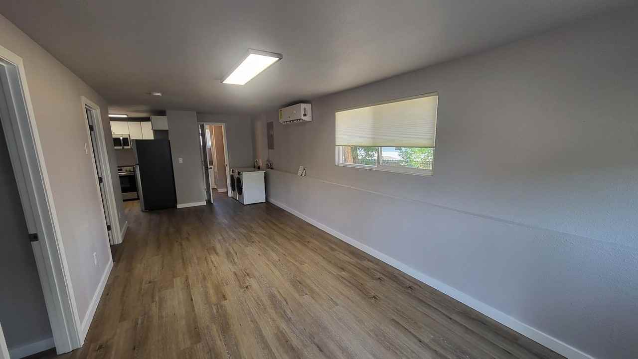 2459 Ne Burks Ct - Photo 4 of 15