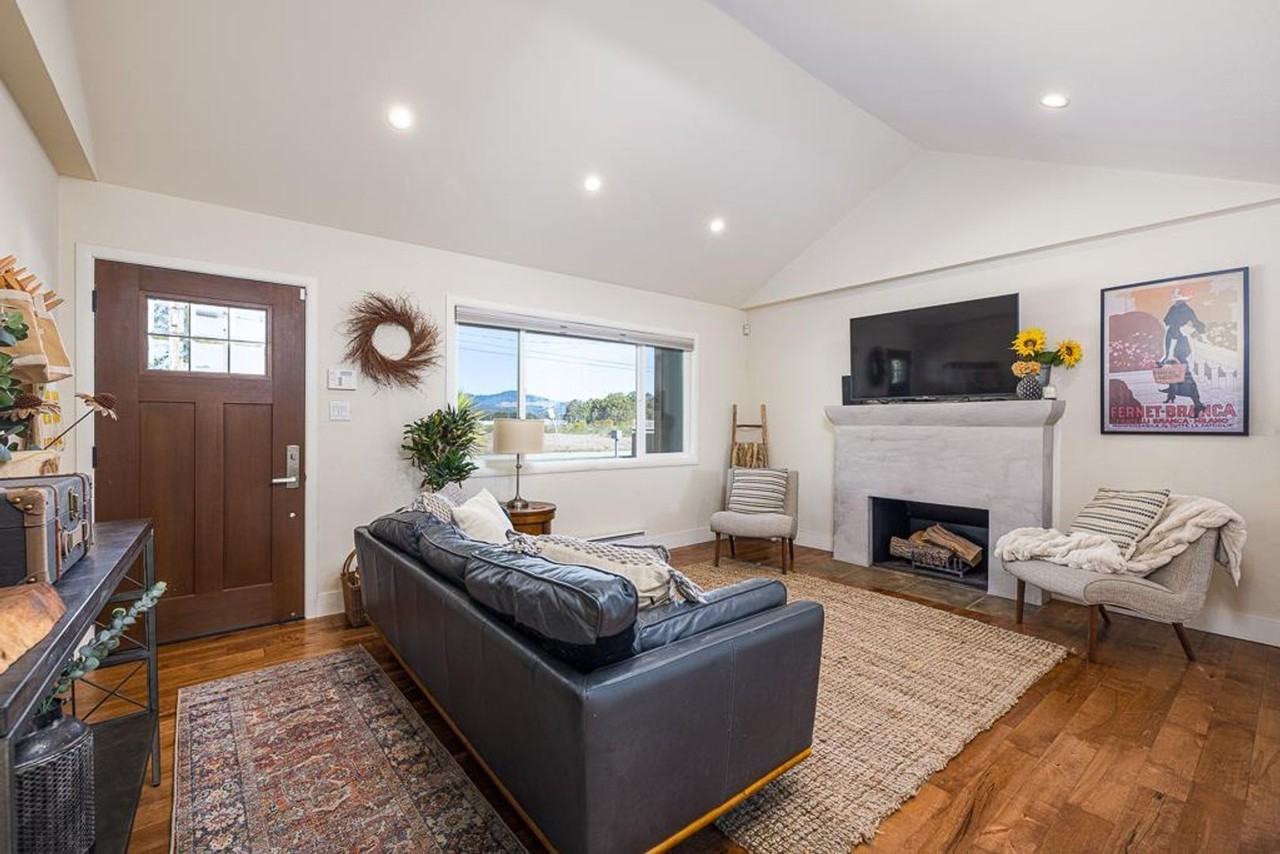 400 Redondo Beach Rd - Photo 2 of 14