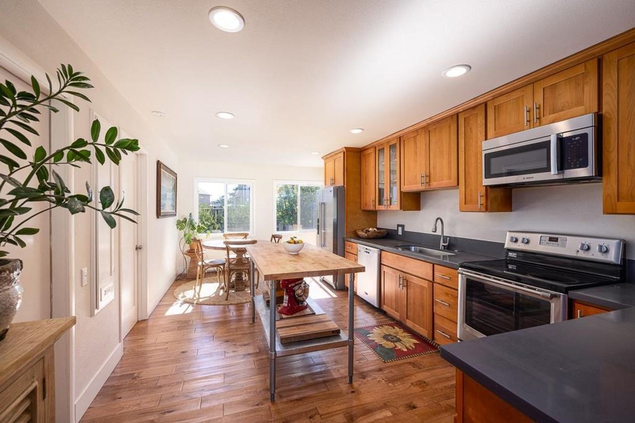 400 Redondo Beach Rd - Photo 3 of 14