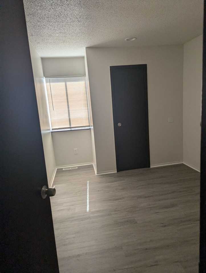 3305 Bridge Manor Dr - Photo 3 of 7