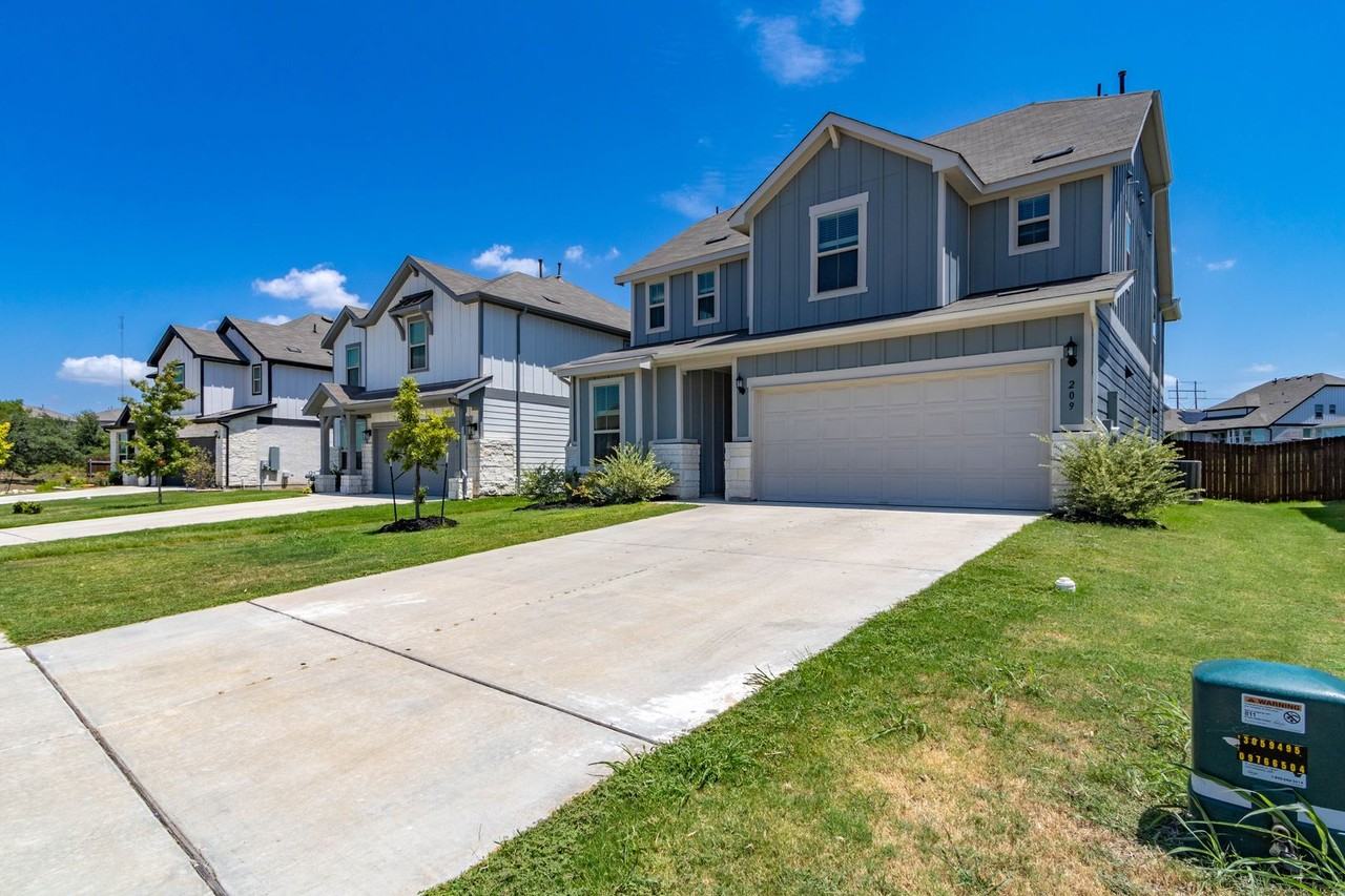 209 Sand Lily Ln - Photo 3 of 32