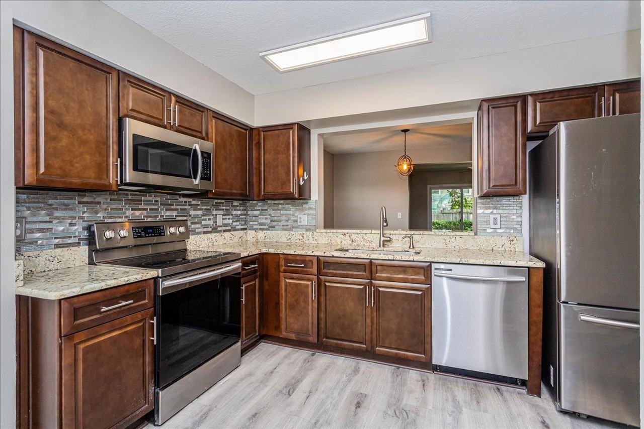 517 Shadow Glenn Pl - Photo 3 of 15