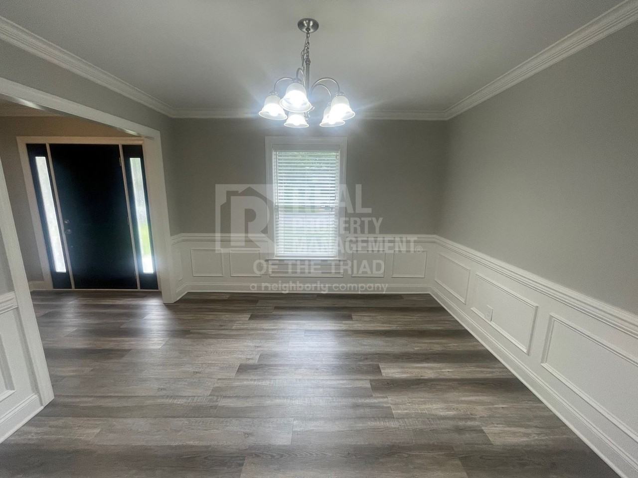 507 Arrowhead Dr - Photo 3 of 21