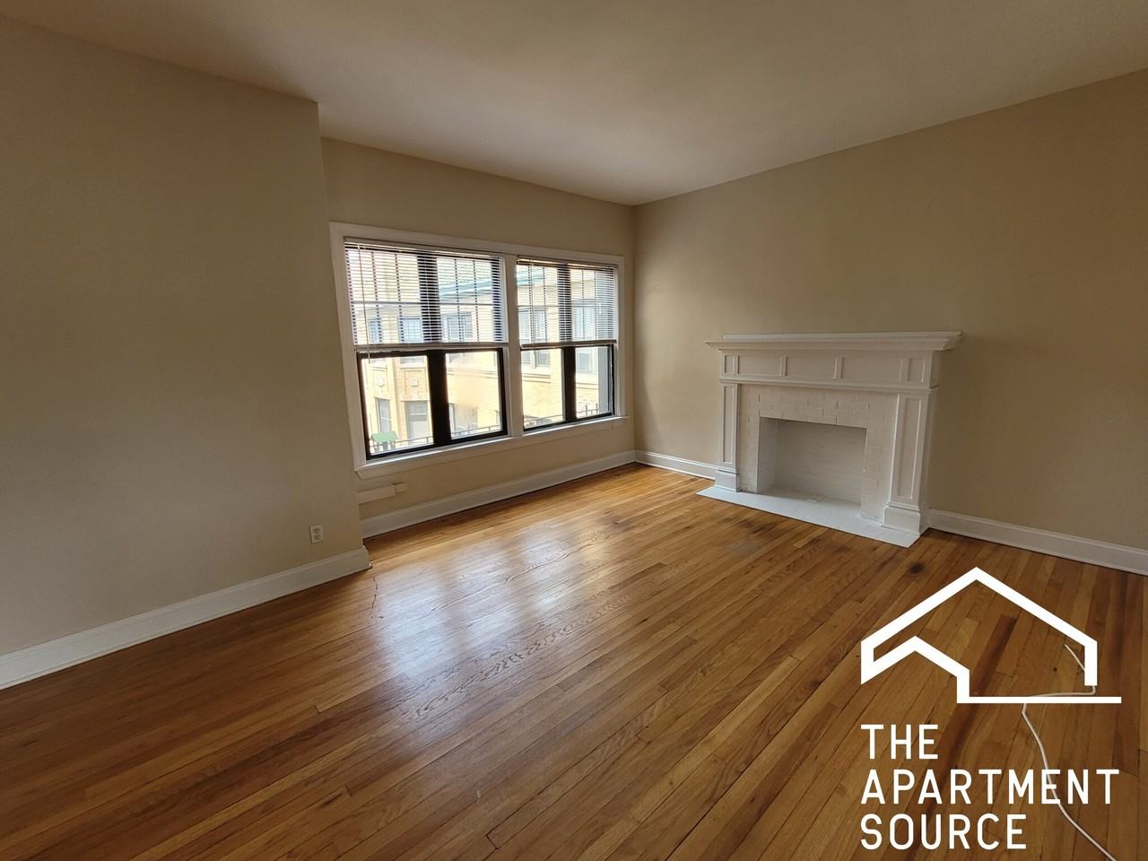 931 Forest Ave #2E - Photo 2 of 11