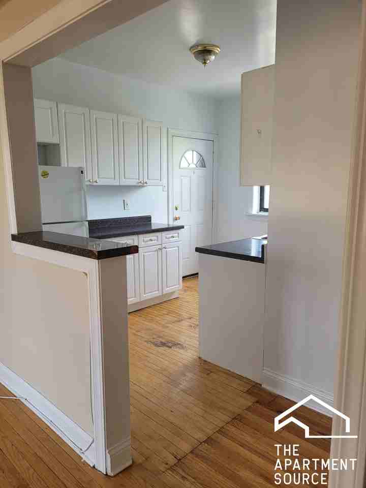 931 Forest Ave #2E - Photo 7 of 11