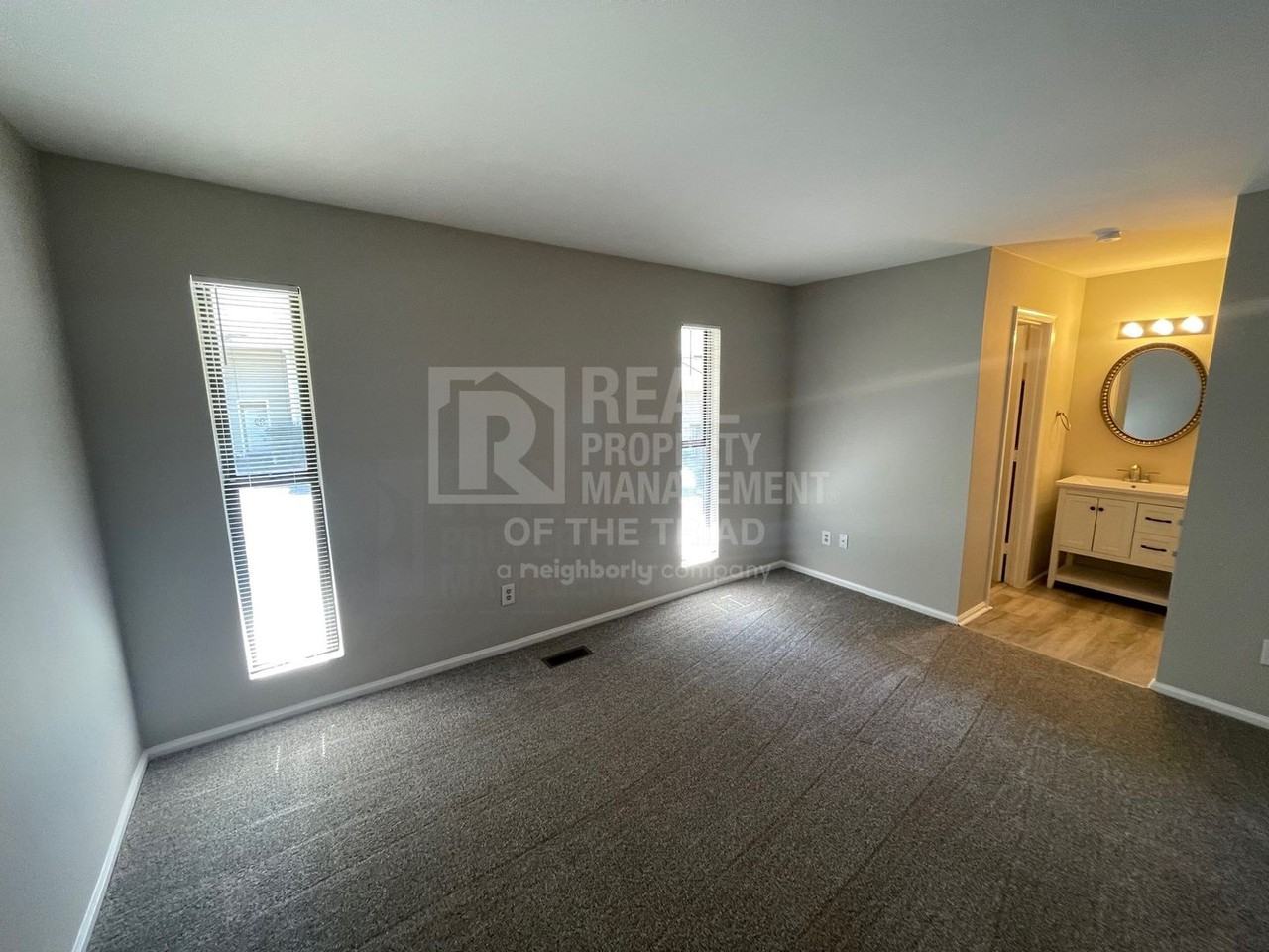 2425 Tantelon Pl - Photo 3 of 22