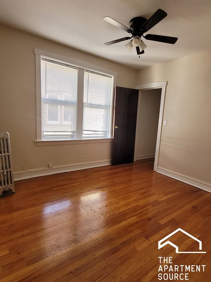 5028 North Springfield Avenue #2W - Photo 2 of 11