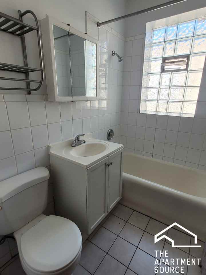 5028 North Springfield Avenue #2W - Photo 3 of 11