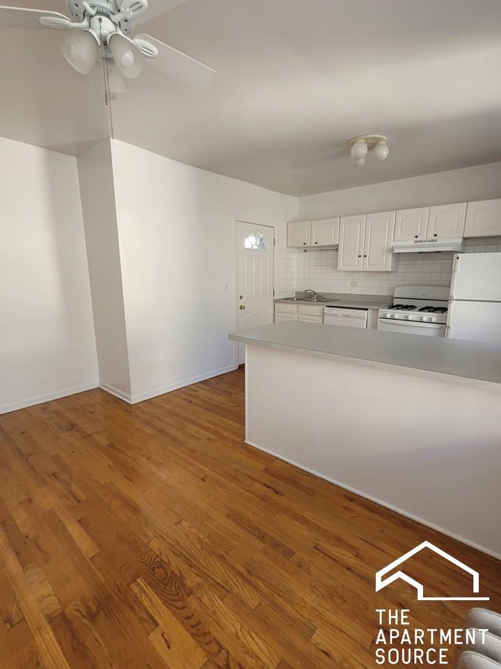 5028 North Springfield Avenue #2W - Photo 5 of 11